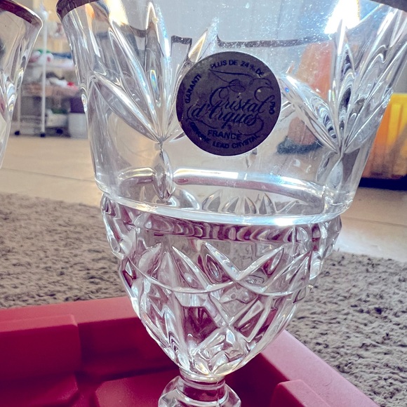 Cristal D'Arques/Durand Traditions Gold Trim Wine Glasses. Set of 4. - Picture 4 of 8